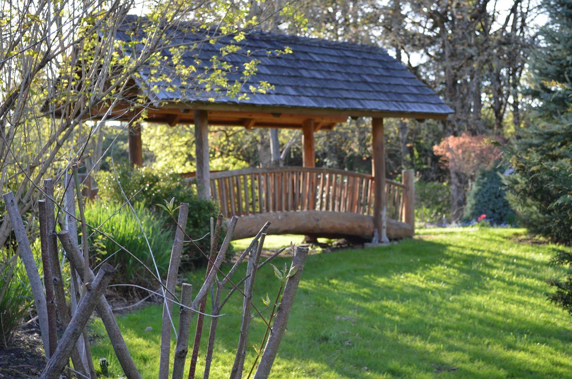 The Village Green Cottage Grove Dış mekan fotoğraf